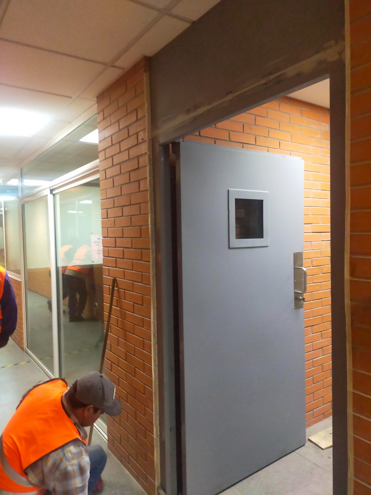 Puerta blindada SIVICON instalada en residencia